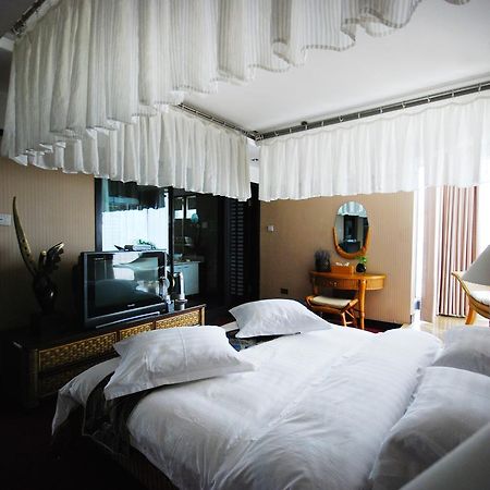 Hotel Xinjiang Yema International Clubhouse à Urumqi Extérieur photo