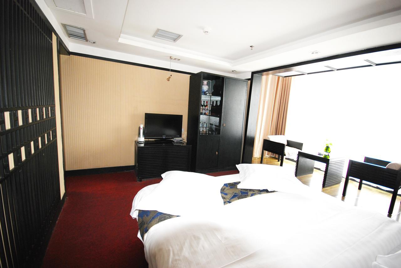 Hotel Xinjiang Yema International Clubhouse à Urumqi Extérieur photo